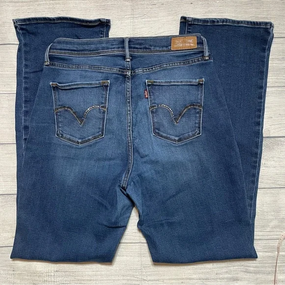 Levi’s Perfectly Slimming 512 Bootcut Jeans - Picture 5 of 10